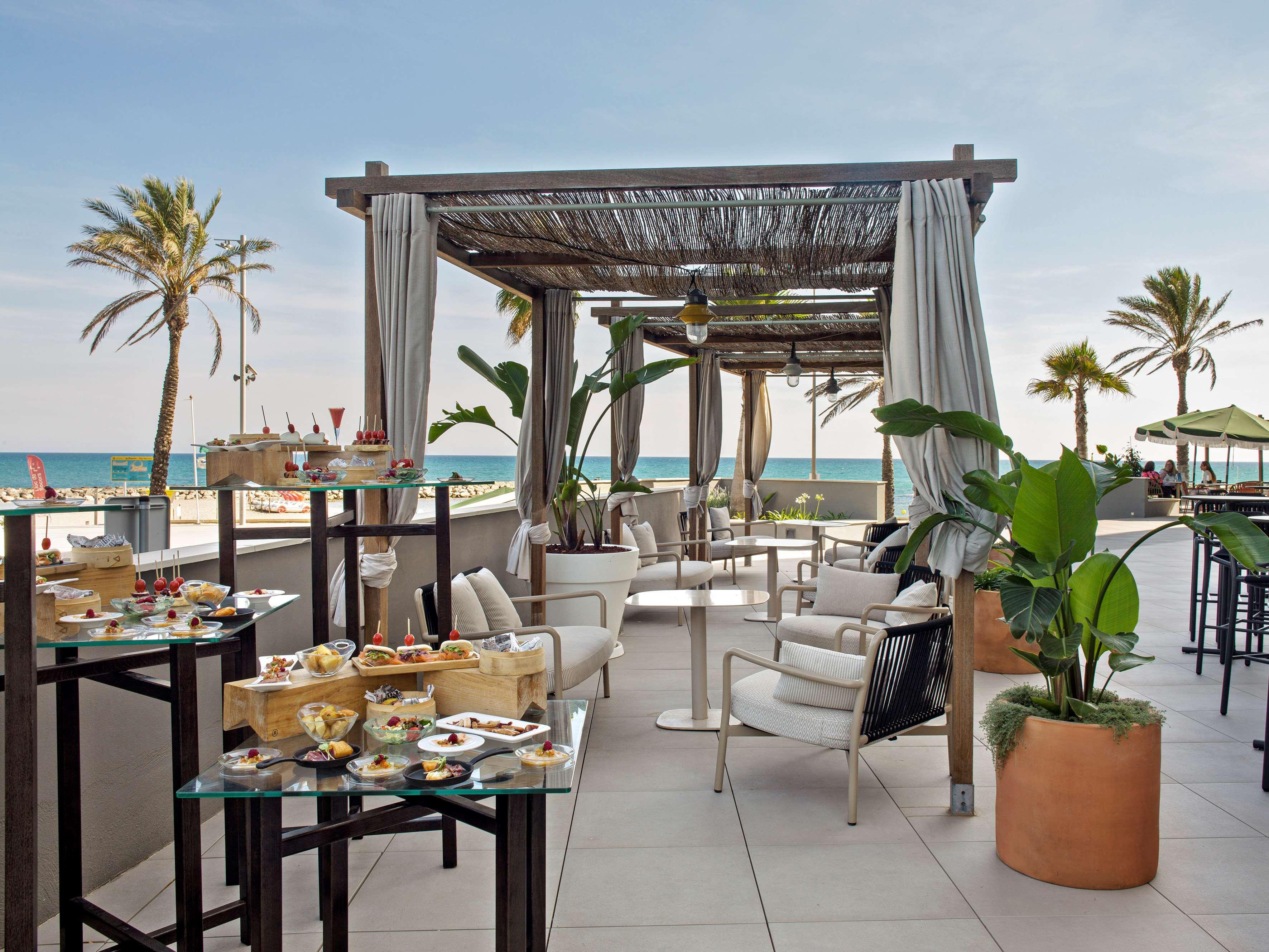 Me Sitges Terramar Hotel Luaran gambar The Beach at The Westin