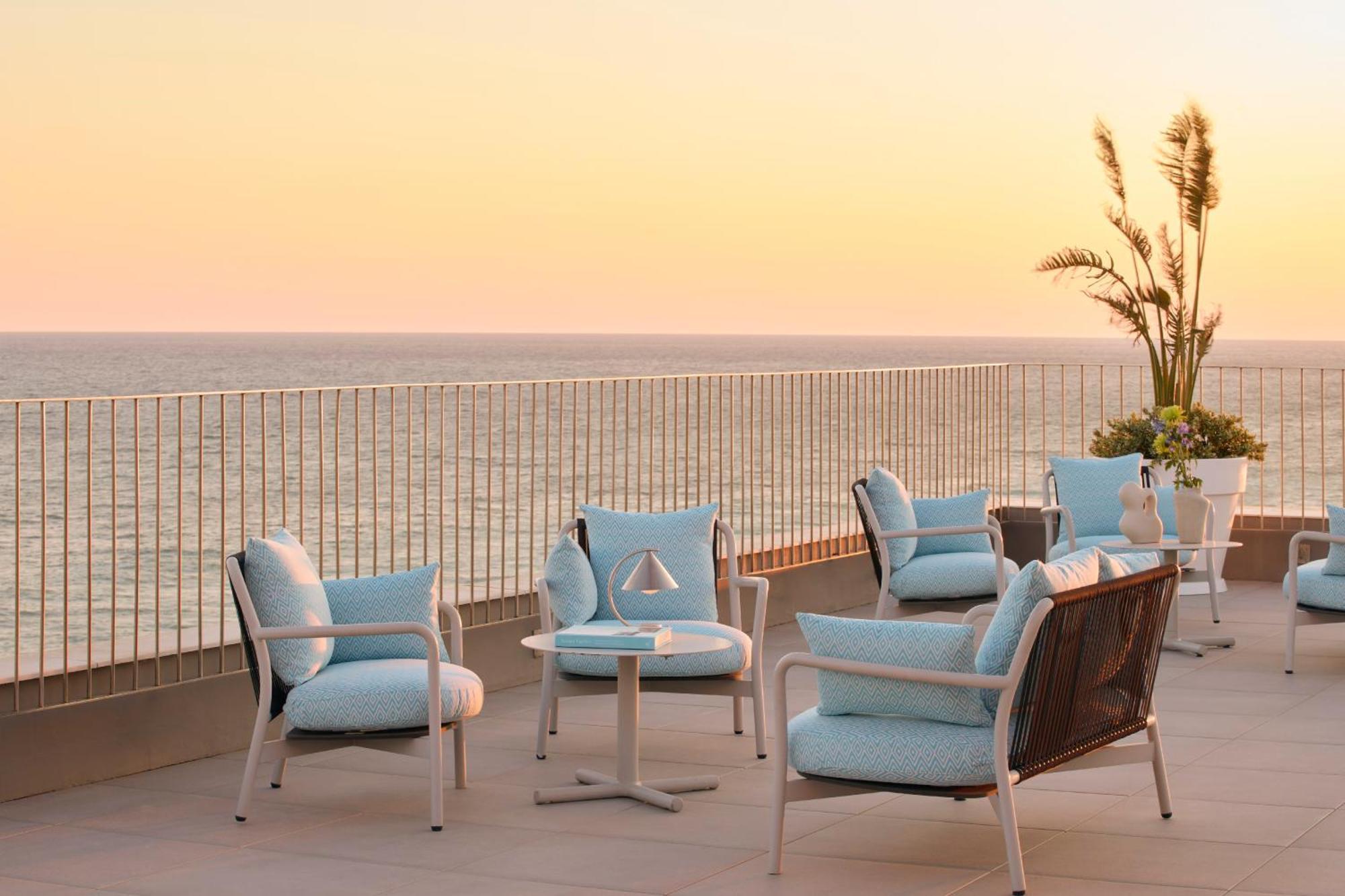 Me Sitges Terramar Hotel Luaran gambar The Terrace at the Westin