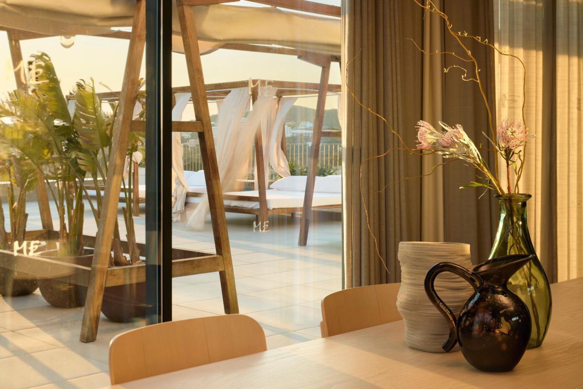 Me Sitges Terramar Hotel Luaran gambar Interior of a house