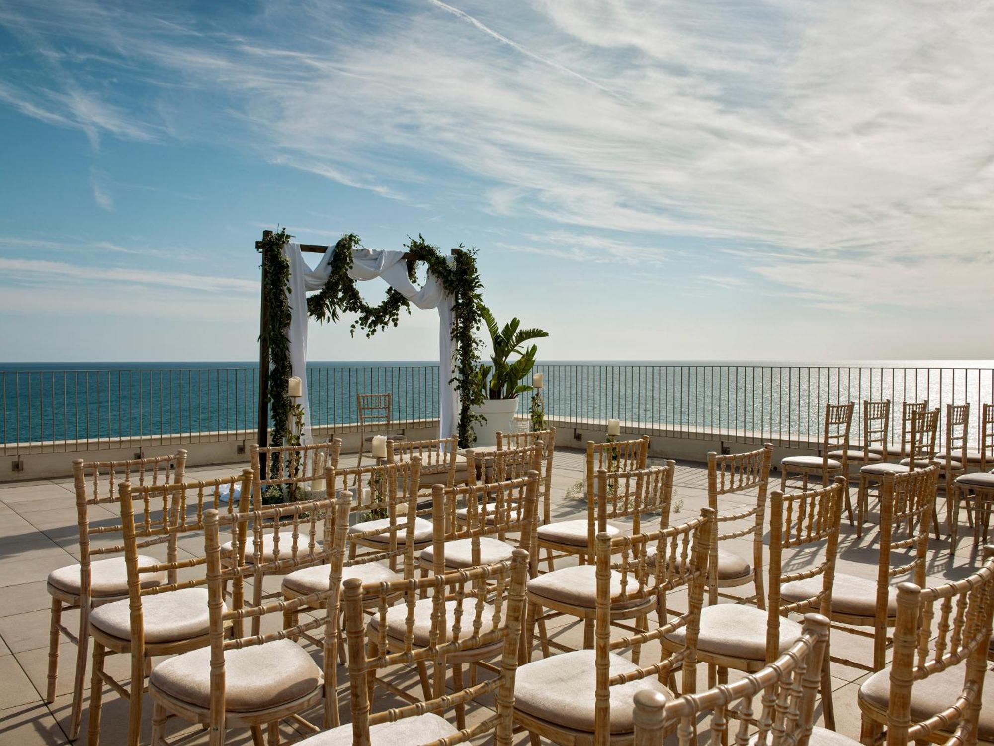 Me Sitges Terramar Hotel Luaran gambar The rooftop at the Beverly Hills Hotel