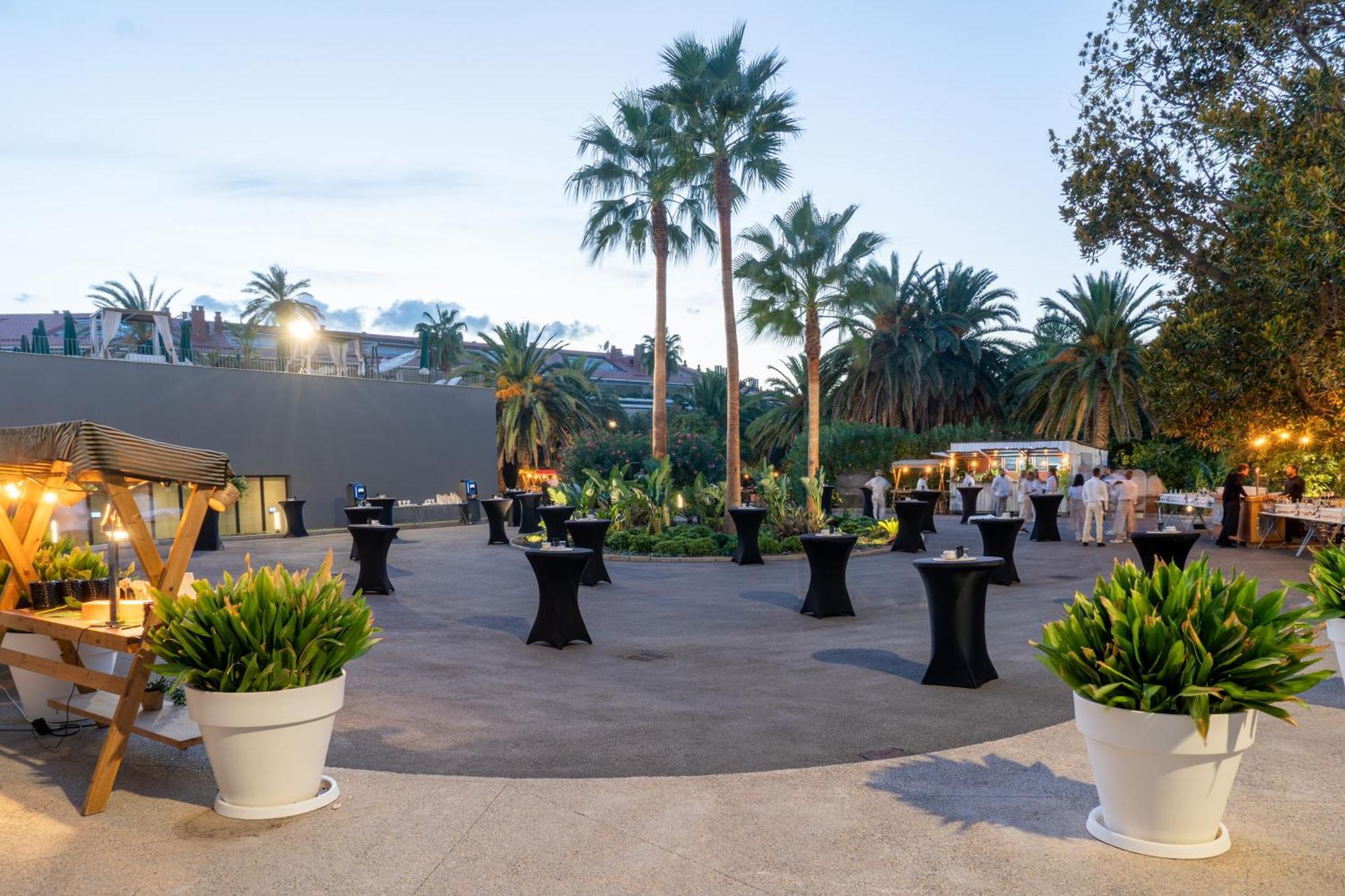 Me Sitges Terramar Hotel Luaran gambar The garden of the museum
