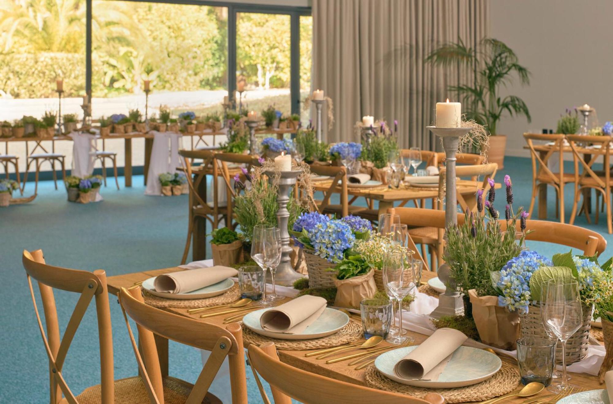 Me Sitges Terramar Hotel Luaran gambar The interior of the restaurant