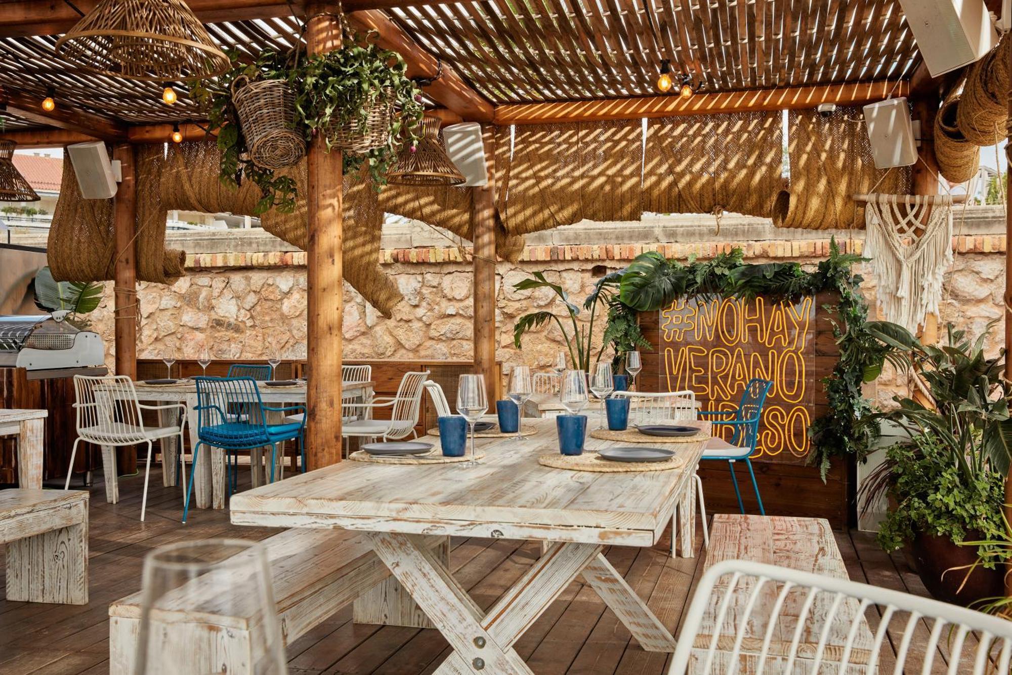 Me Sitges Terramar Hotel Luaran gambar Restaurant interior