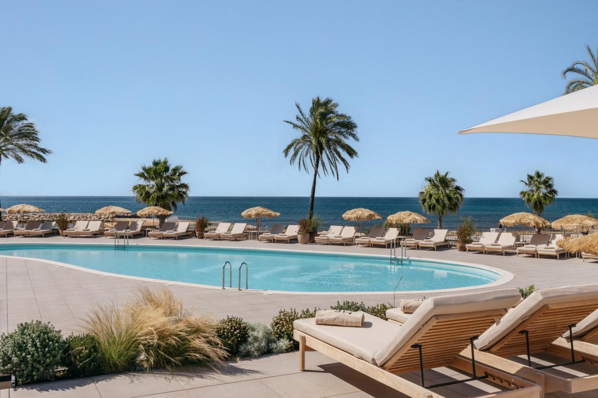 Me Sitges Terramar Hotel Luaran gambar The pool at the Hotel du Cap-Eden-Roc